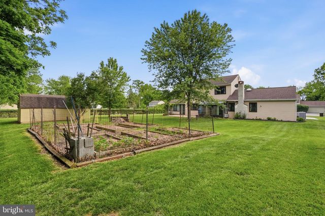 2049 HAWTHORNE LN, Hatfield, PA 19440