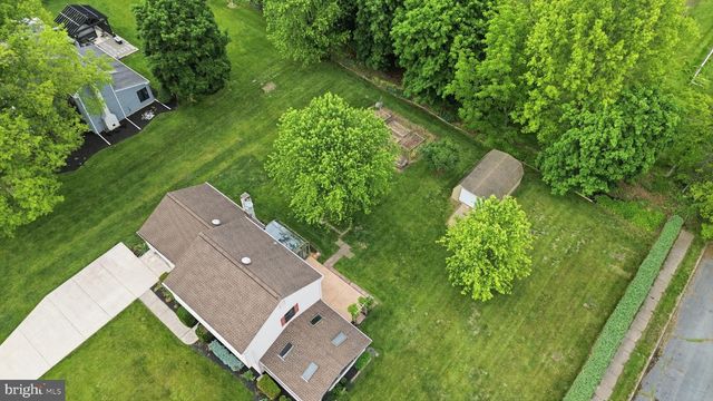 2049 HAWTHORNE LN, Hatfield, PA 19440