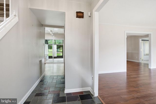 2049 HAWTHORNE LN, Hatfield, PA 19440