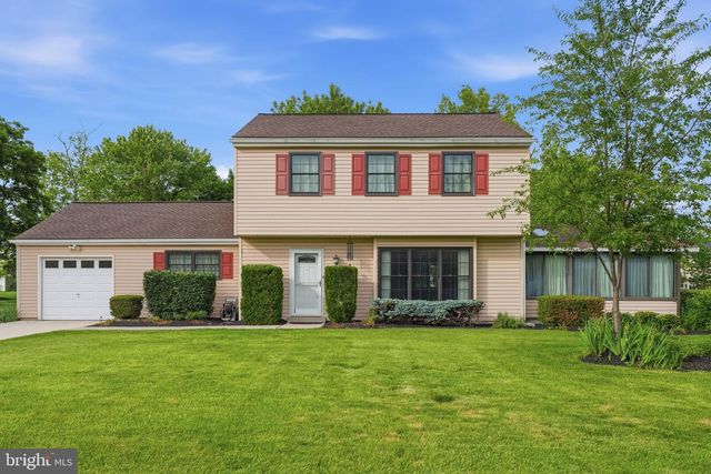 2049 HAWTHORNE LN, Hatfield, PA 19440