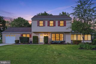 2049 HAWTHORNE LN, Hatfield, PA 19440