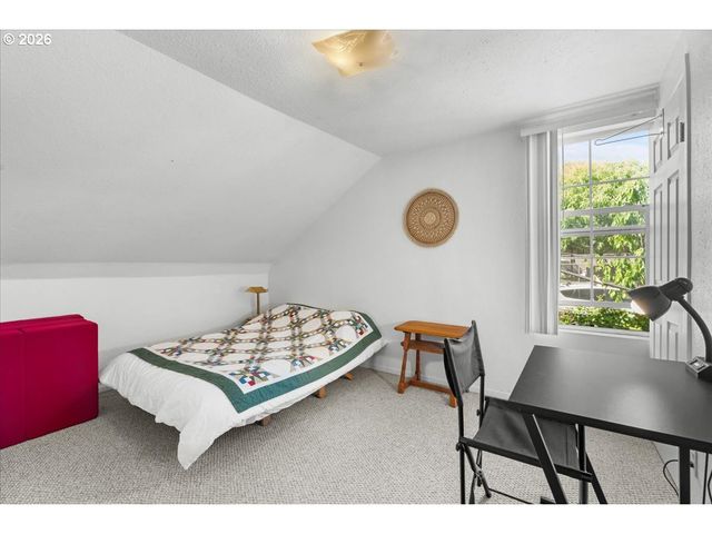 772 DIVISION St, Oregon City, OR 97045