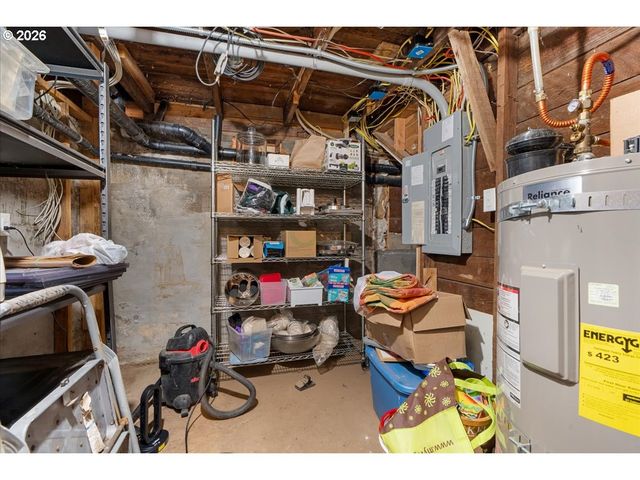 772 DIVISION St, Oregon City, OR 97045