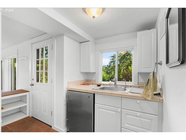 772 DIVISION St, Oregon City, OR 97045