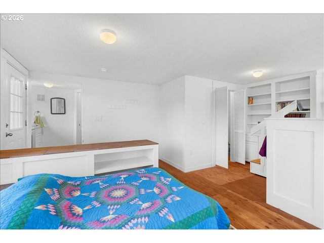 772 DIVISION St, Oregon City, OR 97045