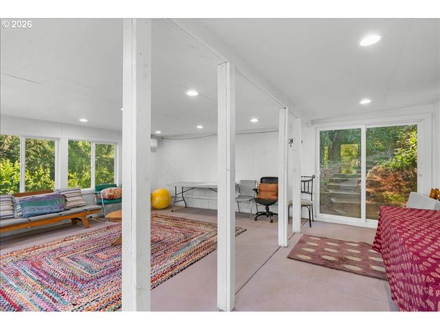 772 DIVISION St, Oregon City, OR 97045