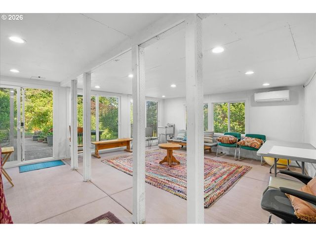 772 DIVISION St, Oregon City, OR 97045