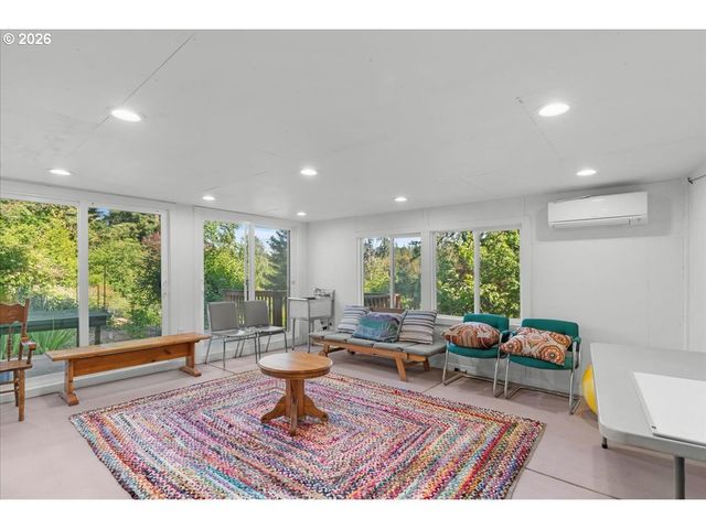 772 DIVISION St, Oregon City, OR 97045
