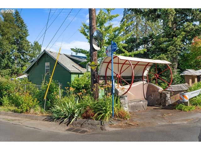 772 DIVISION St, Oregon City, OR 97045