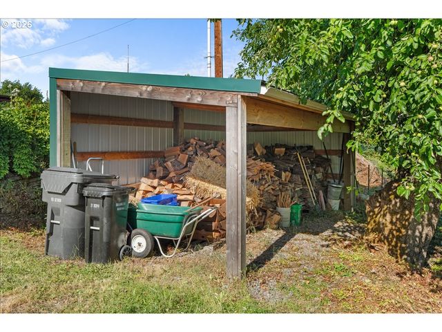 772 DIVISION St, Oregon City, OR 97045