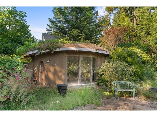 772 DIVISION St, Oregon City, OR 97045