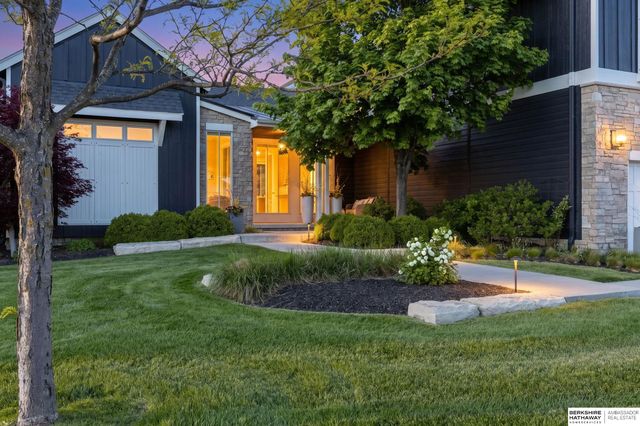 21874 Martha Street, Elkhorn, NE 68022