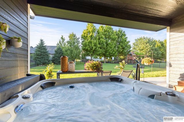 21874 Martha Street, Elkhorn, NE 68022