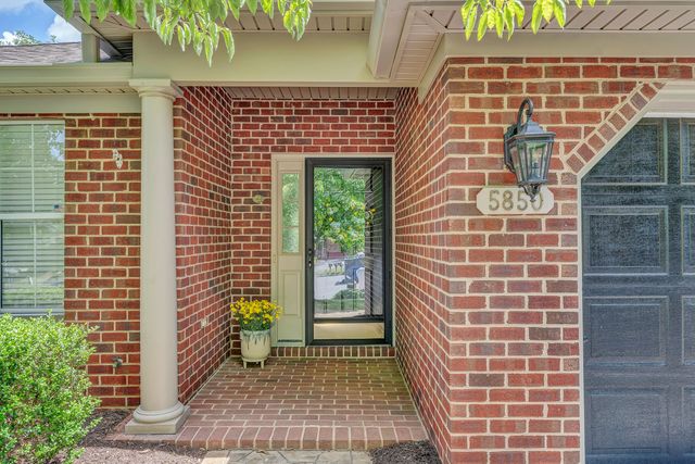 5850 Penn Forest PL, Roanoke, VA 24018