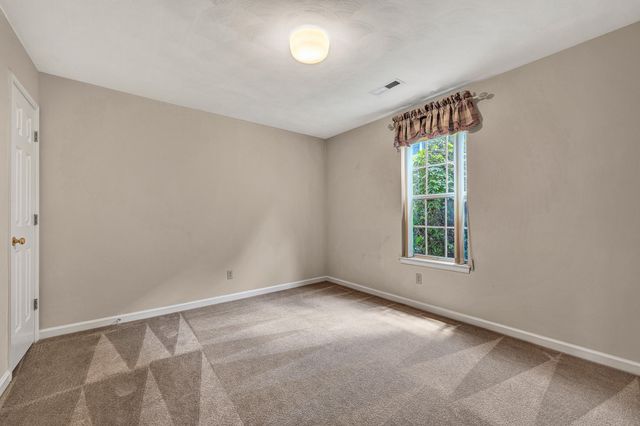 5850 Penn Forest PL, Roanoke, VA 24018
