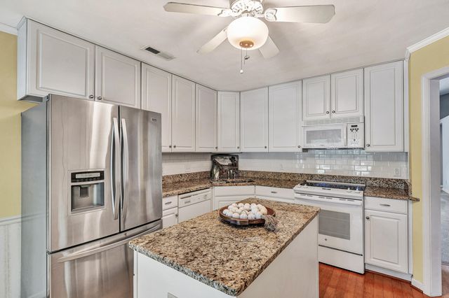 5850 Penn Forest PL, Roanoke, VA 24018
