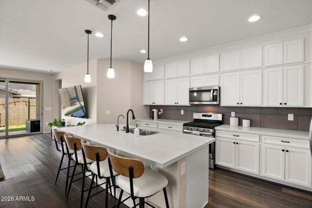2826 E FRAKTUR Road, Phoenix, AZ 85040