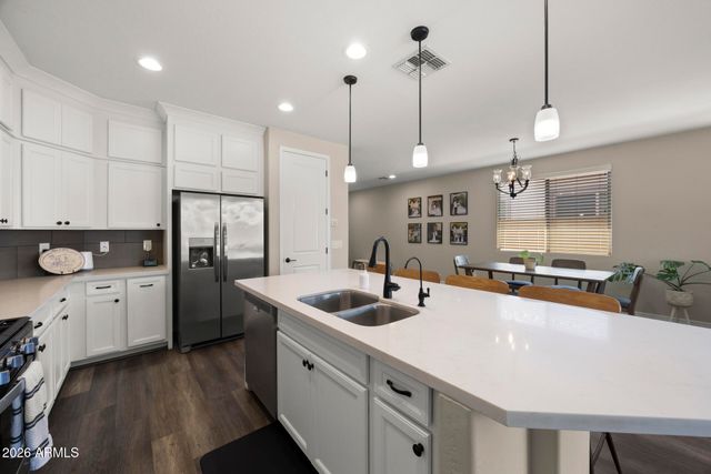 2826 E FRAKTUR Road, Phoenix, AZ 85040