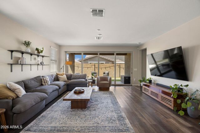 2826 E FRAKTUR Road, Phoenix, AZ 85040