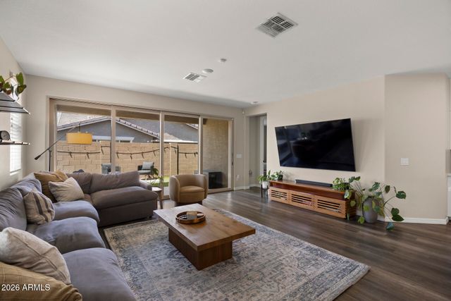 2826 E FRAKTUR Road, Phoenix, AZ 85040