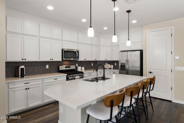 2826 E FRAKTUR Road, Phoenix, AZ 85040