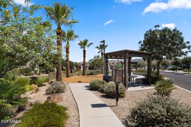 2826 E FRAKTUR Road, Phoenix, AZ 85040