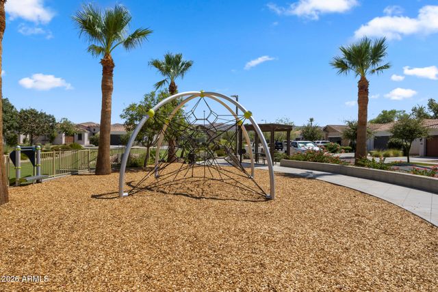 2826 E FRAKTUR Road, Phoenix, AZ 85040