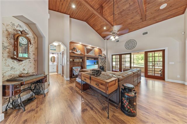 1621 BARR, Oviedo, FL 32765