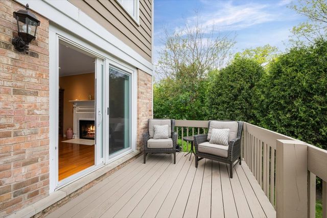 1417 Shire Circle, Inverness, IL 60067