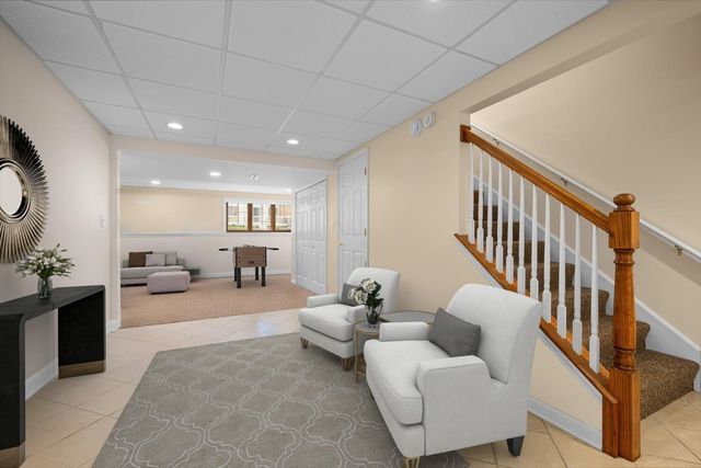 1417 Shire Circle, Inverness, IL 60067