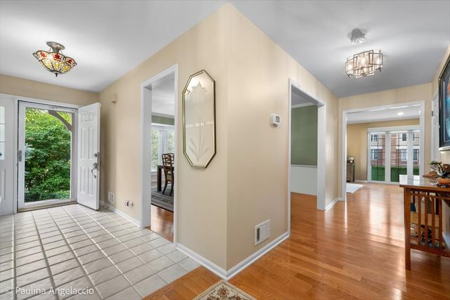 1417 Shire Circle, Inverness, IL 60067