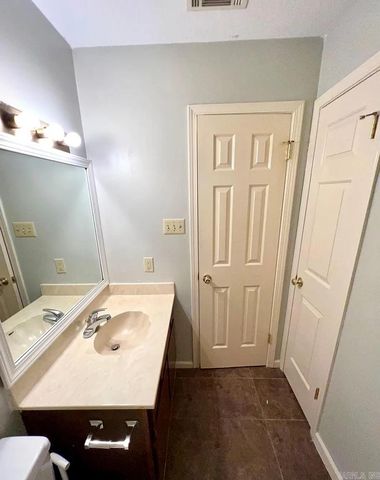 15 Brierwood Circle, Conway, AR 72034