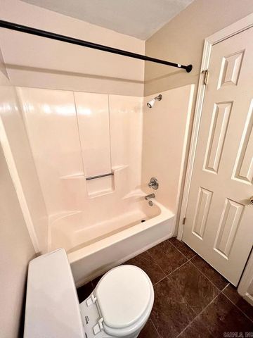 15 Brierwood Circle, Conway, AR 72034