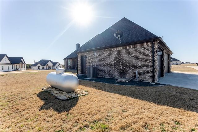 3077 Infinity Drive, Weatherford, TX 76087