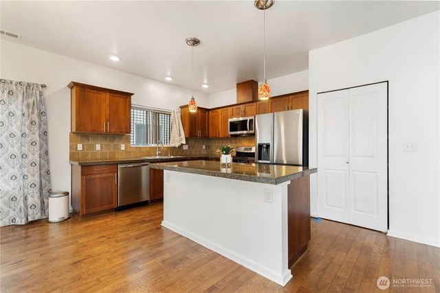 4217 L Place NE, Auburn, WA 98002