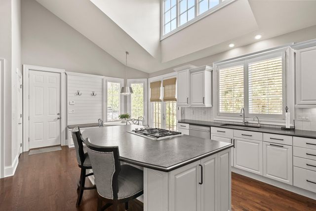 3507 River Avon Circle, Columbus, OH 43221