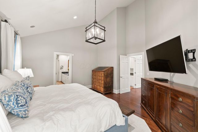 3507 River Avon Circle, Columbus, OH 43221
