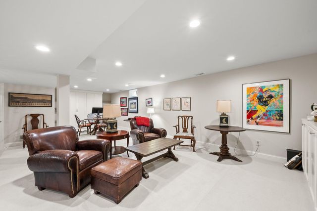 3507 River Avon Circle, Columbus, OH 43221