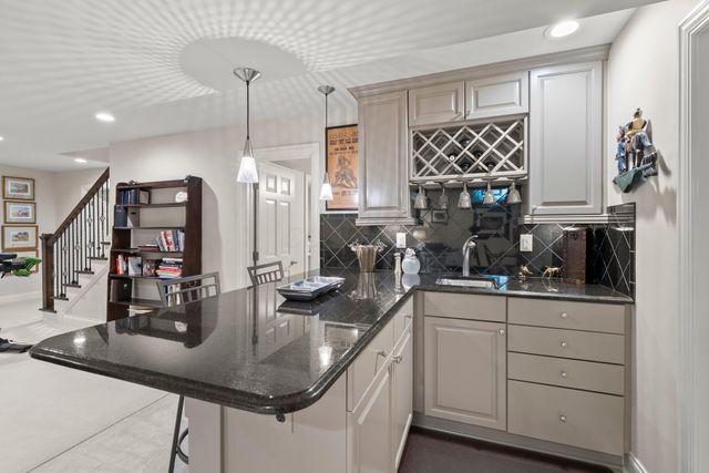 3507 River Avon Circle, Columbus, OH 43221