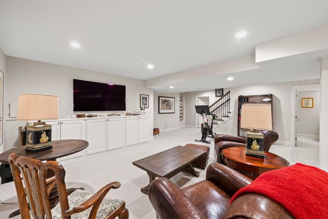3507 River Avon Circle, Columbus, OH 43221