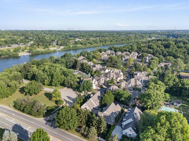 3507 River Avon Circle, Columbus, OH 43221