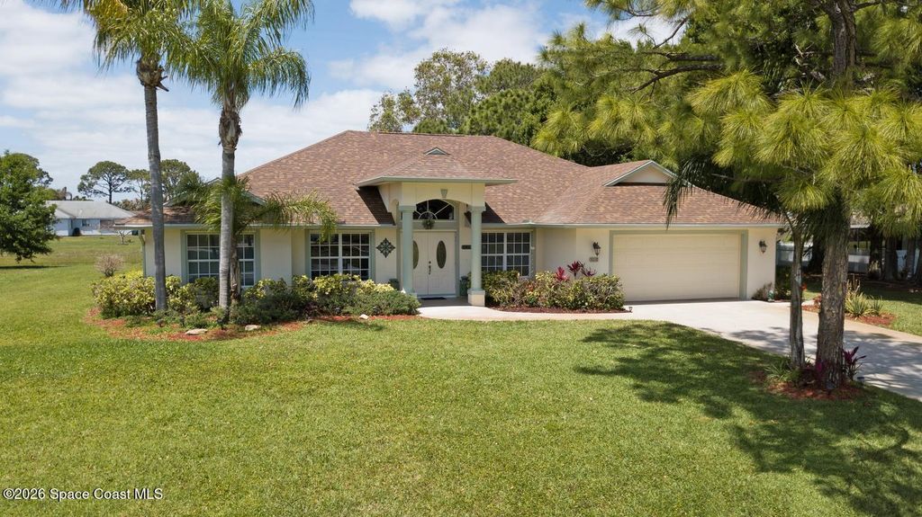 3018 SE Dalhart Road, Port St. Lucie, FL 34952