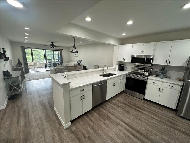 619 SPRING LAKES BOULEVARD, Bradenton, FL 34210