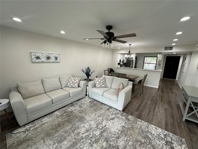 619 SPRING LAKES BOULEVARD, Bradenton, FL 34210