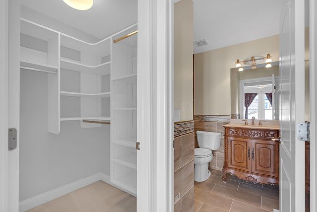 7242 Greywall Court, Long Grove, IL 60060