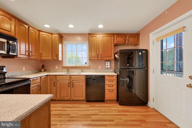 100 MARINA DR, Milford, DE 19963