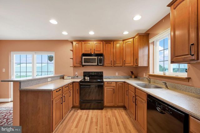 100 MARINA DR, Milford, DE 19963