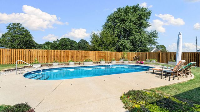 739 Apple Meadows, Springdale, AR 72764