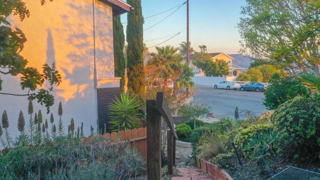 1682 Saddlehorn Drive, San Marcos, CA 92069