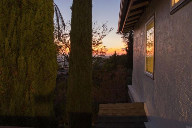 1682 Saddlehorn Drive, San Marcos, CA 92069